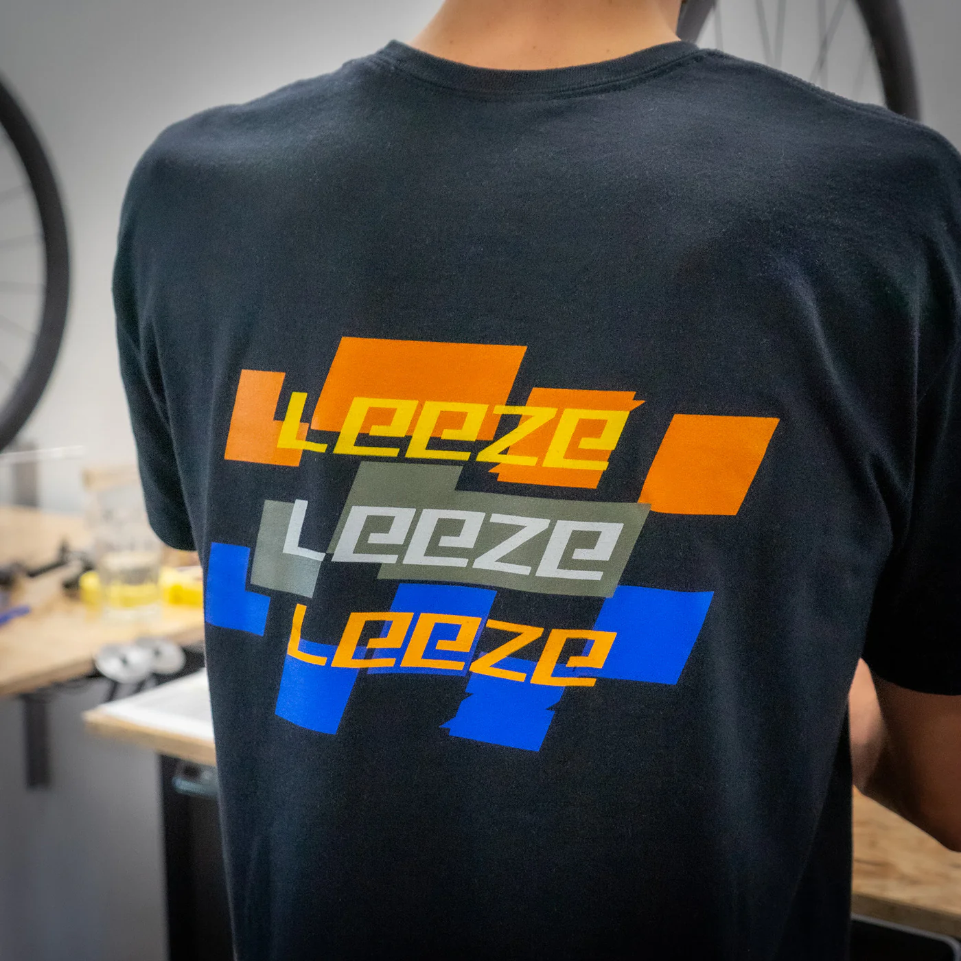 LEEZE T-Shirt - Image 2